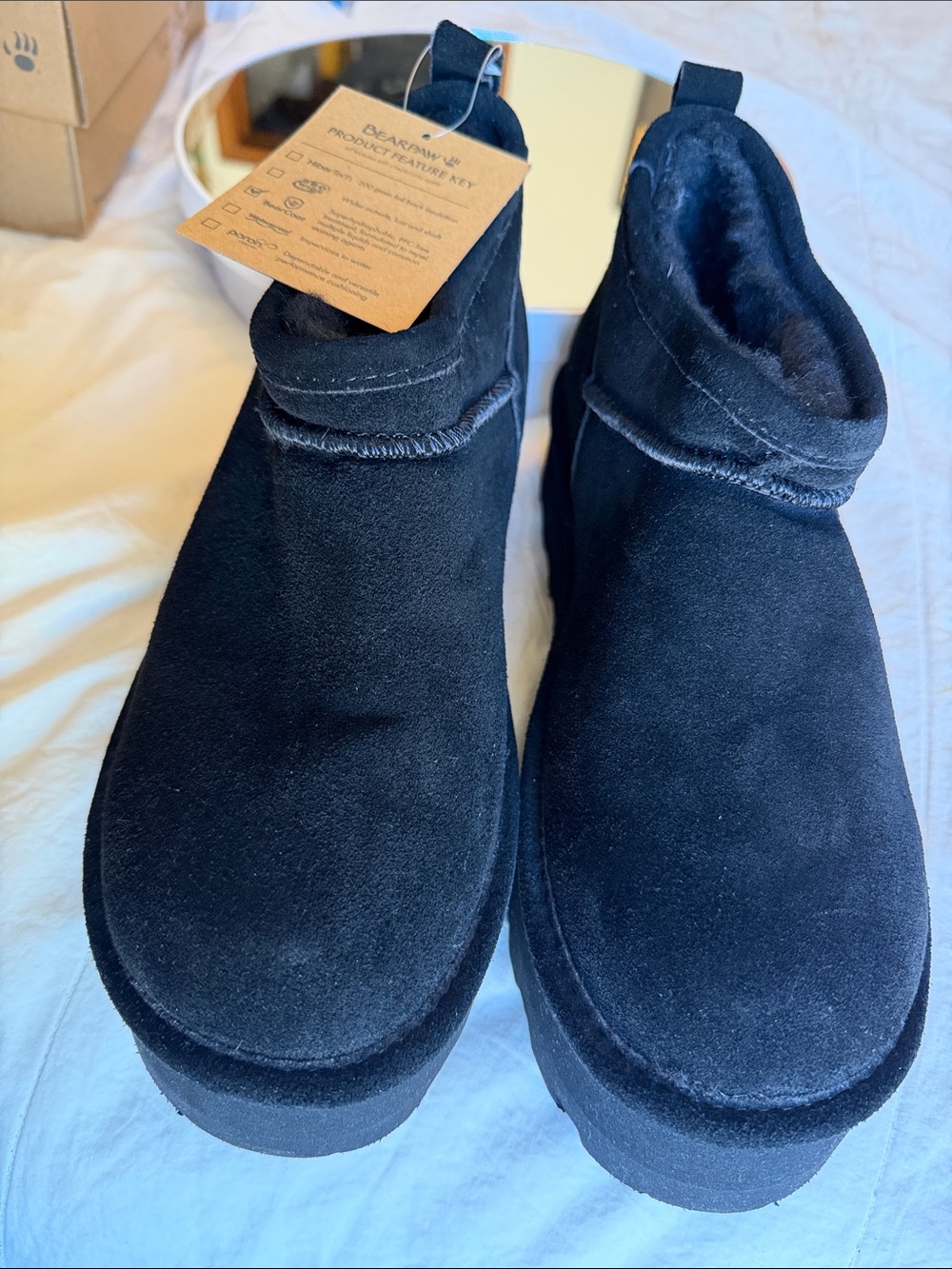 Women’s Bearpaw Super Shorty Black cow suede with wool blend interior Sz 11 NIB